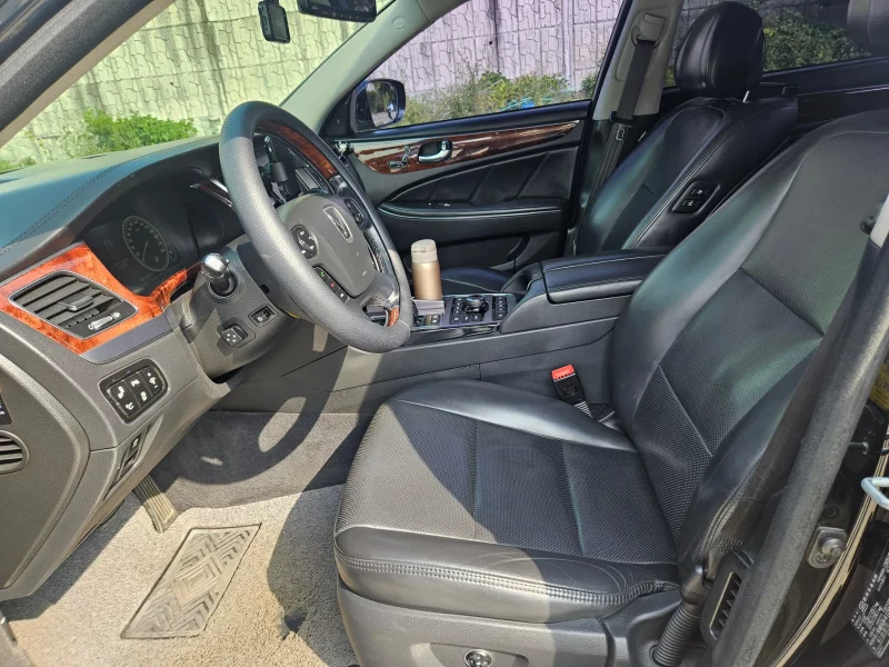Hyundai Equus
