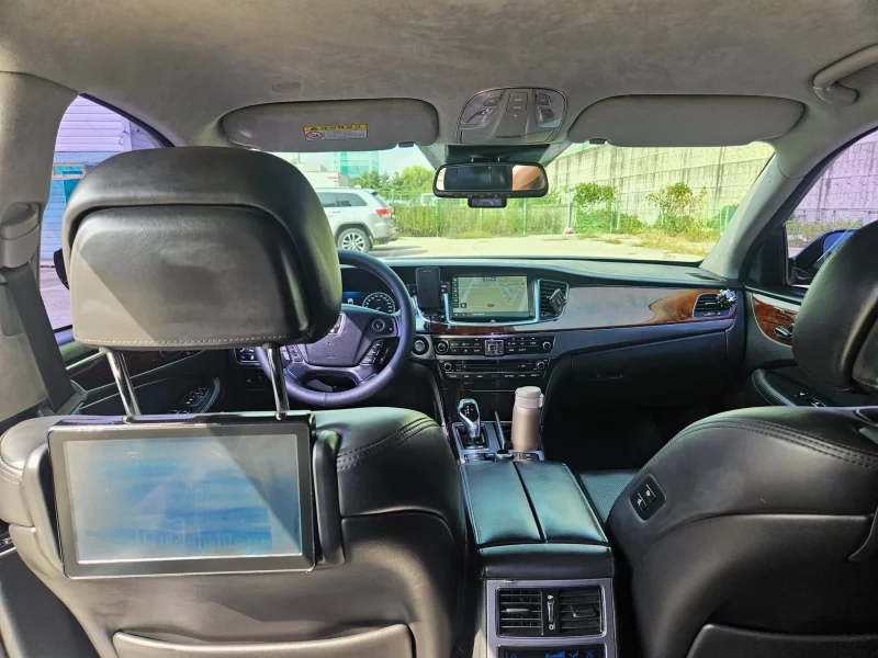 Hyundai Equus