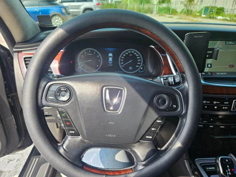 Hyundai Equus