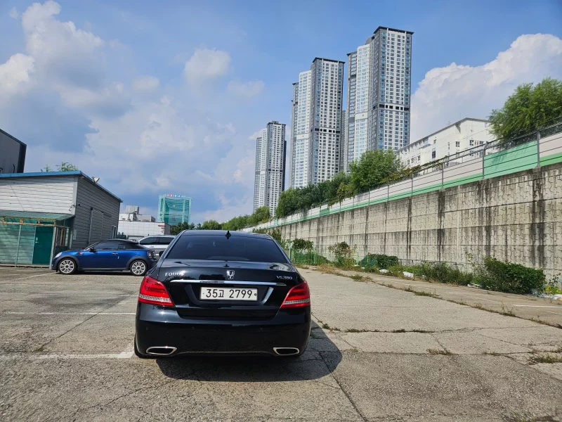 Hyundai Equus