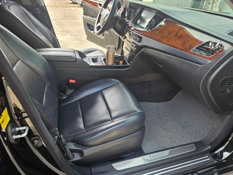 Hyundai Equus