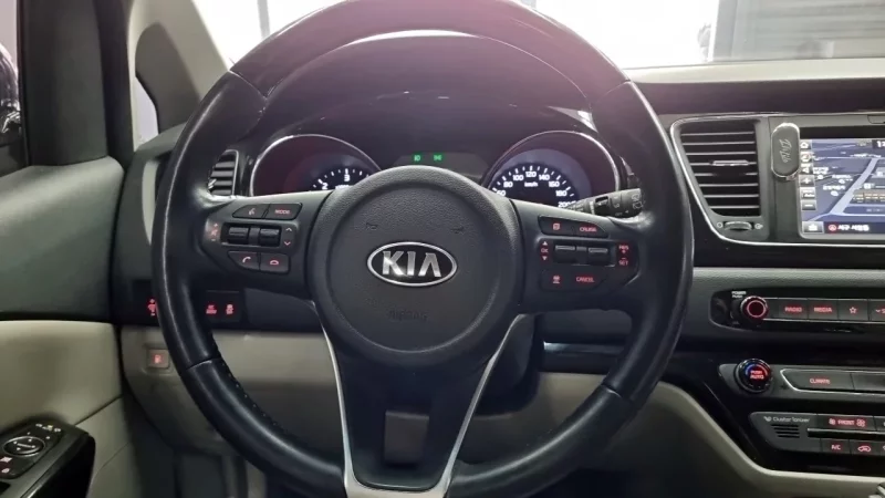 Kia Carnival