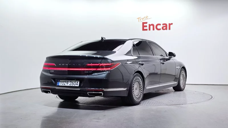 Genesis G90