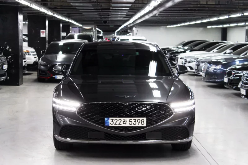 Genesis G90