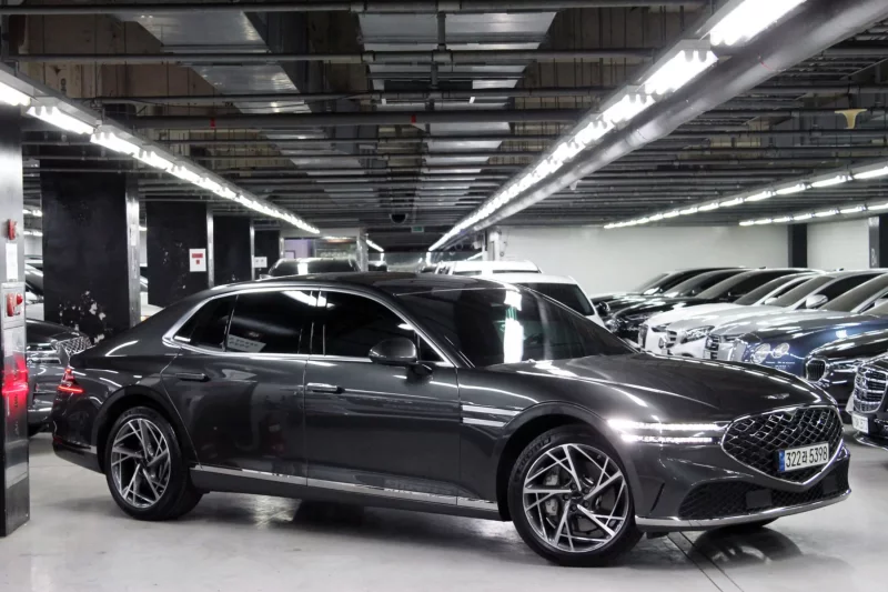 Genesis G90