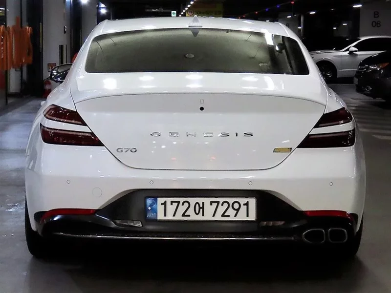 Genesis G70