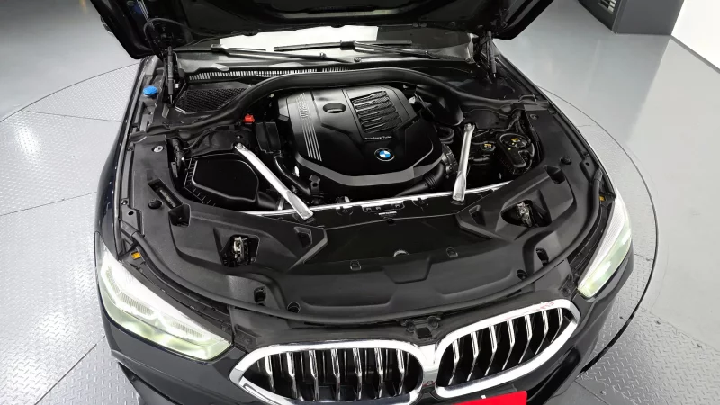BMW 8-Series