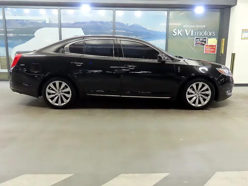 Lincoln MKS
