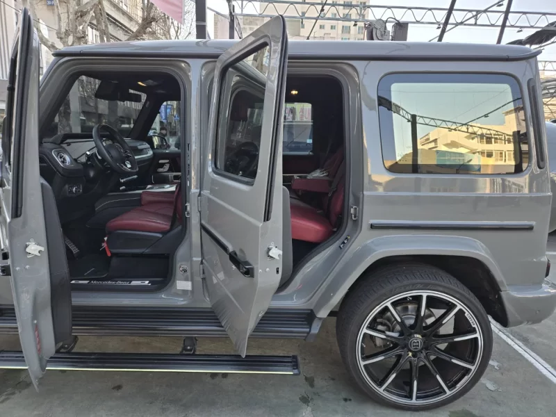 Mercedes-Benz G-Class