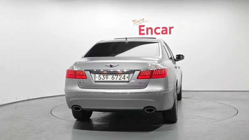 Hyundai Genesis