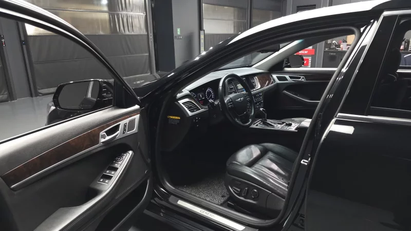 Hyundai Genesis