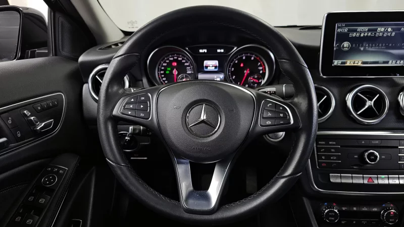 Mercedes-Benz GLA-Class