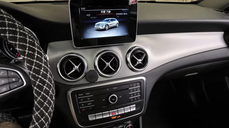 Mercedes-Benz GLA-Class