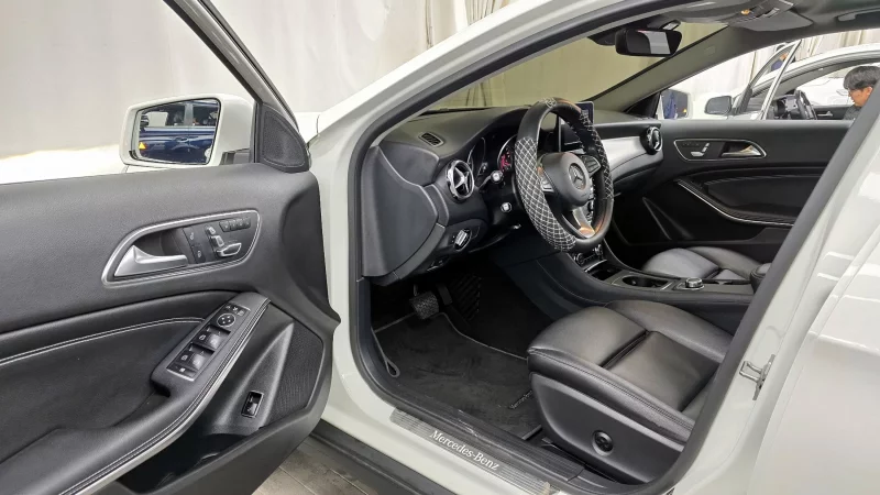 Mercedes-Benz GLA-Class