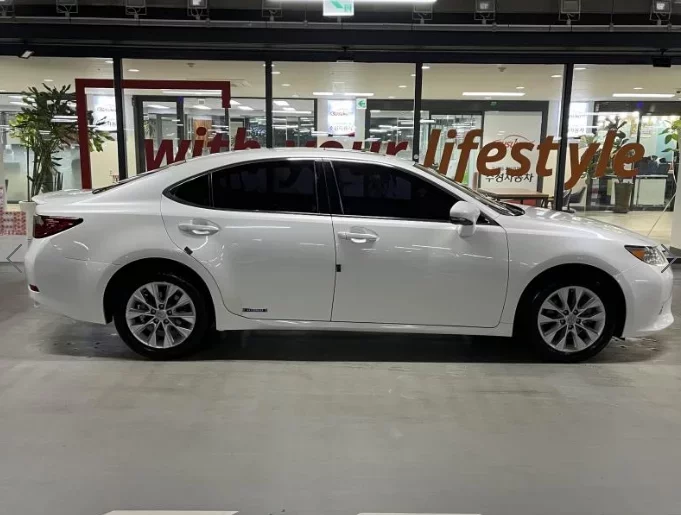 Lexus ES300h