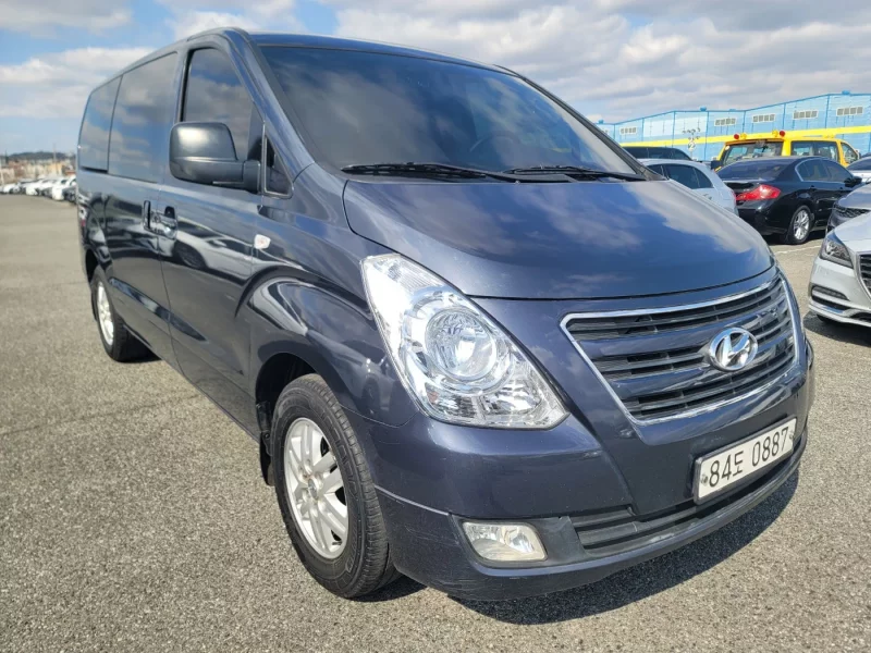 Hyundai Starex