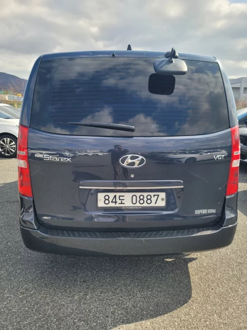 Hyundai Starex