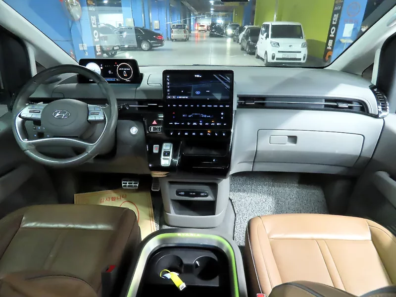 Hyundai Staria