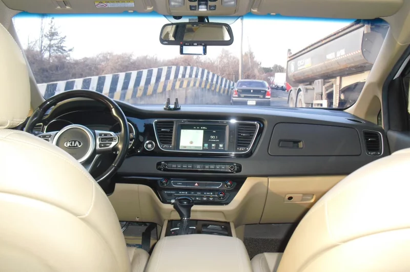 Kia Carnival