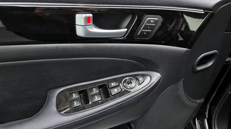 Hyundai Genesis