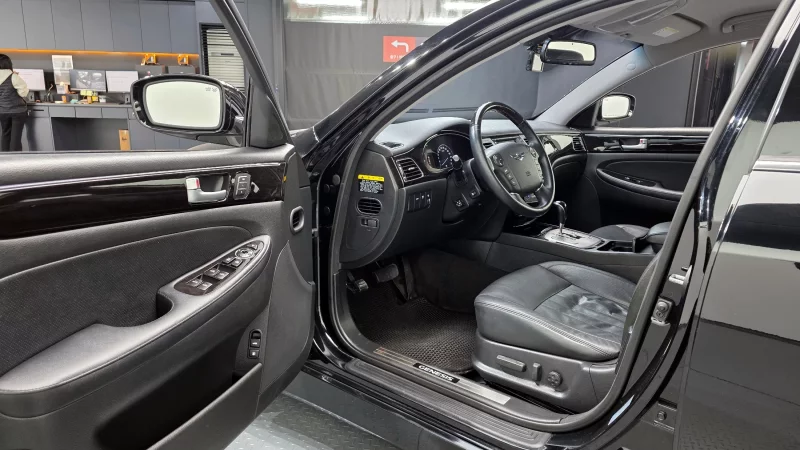 Hyundai Genesis