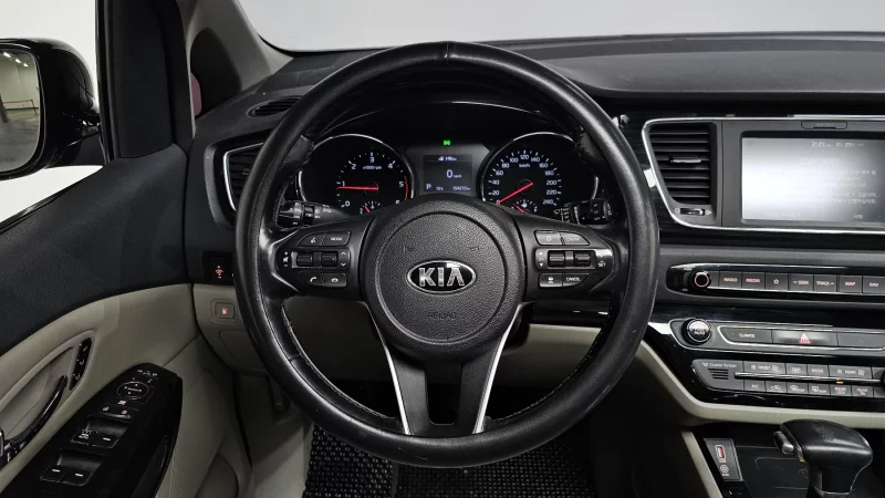 Kia Carnival