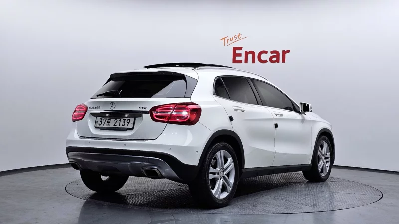Mercedes-Benz GLA-Class