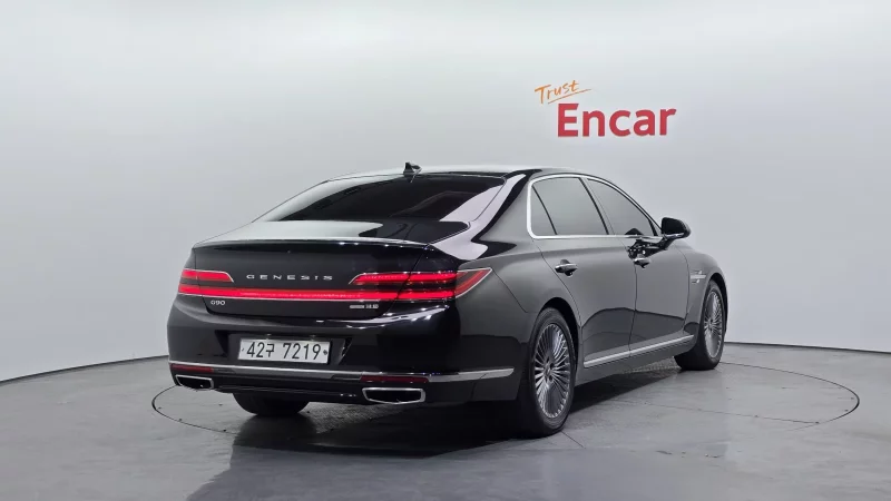 Genesis G90