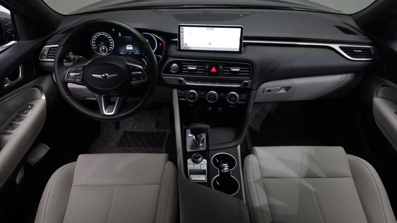 Genesis G70