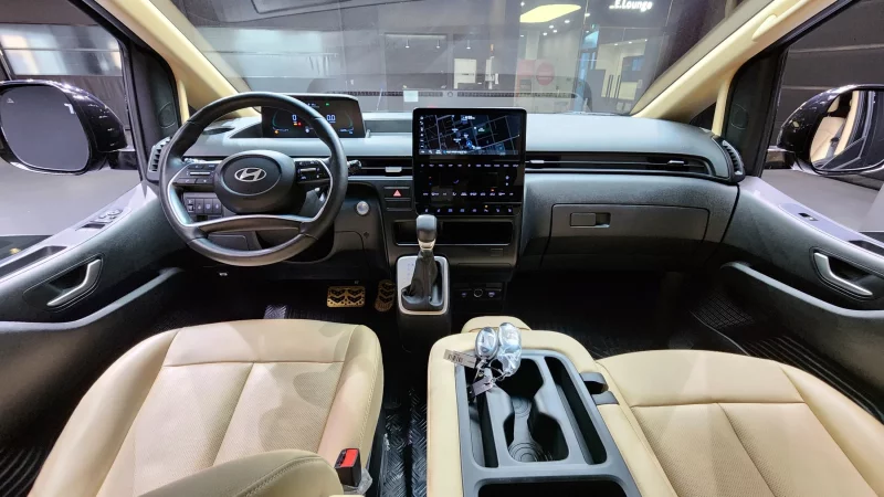 Hyundai Staria
