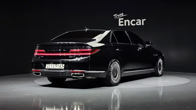 Genesis G90