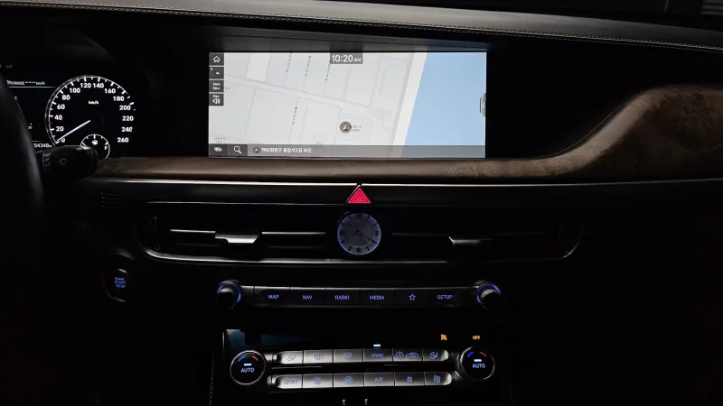 Genesis G90