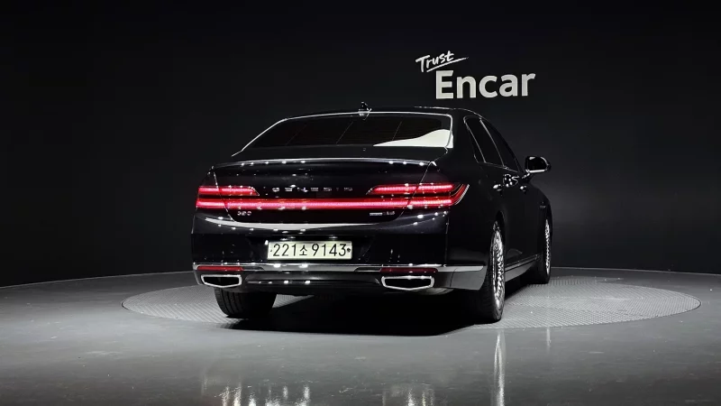 Genesis G90