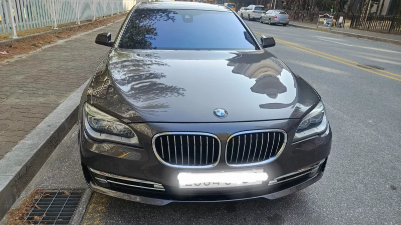 BMW 7-Series
