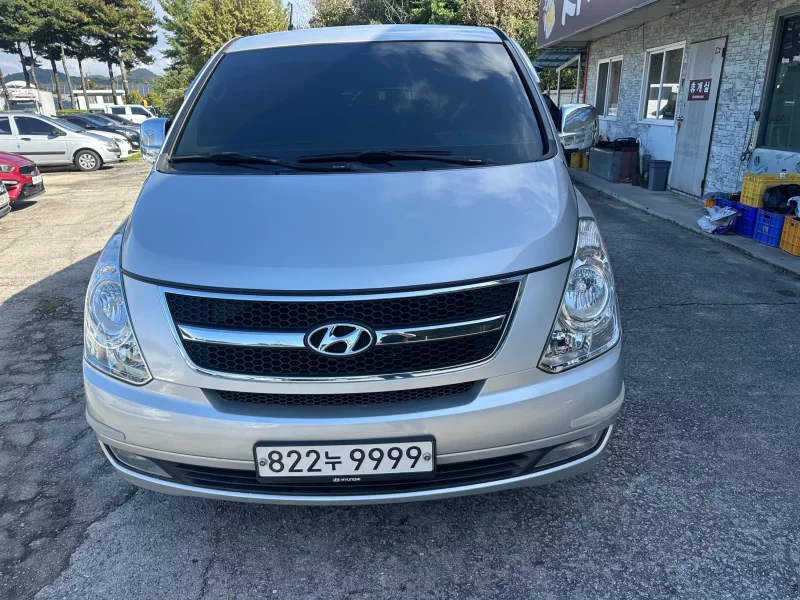 Hyundai Starex