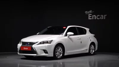 Lexus CT200h