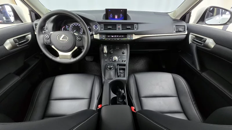 Lexus CT200h