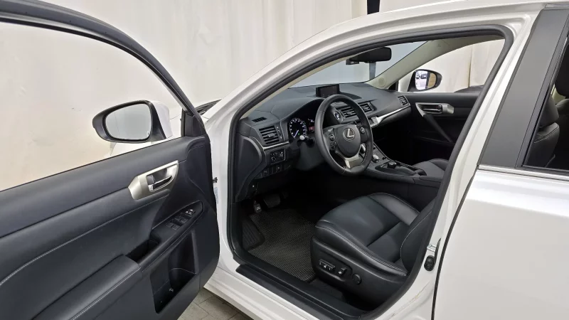 Lexus CT200h