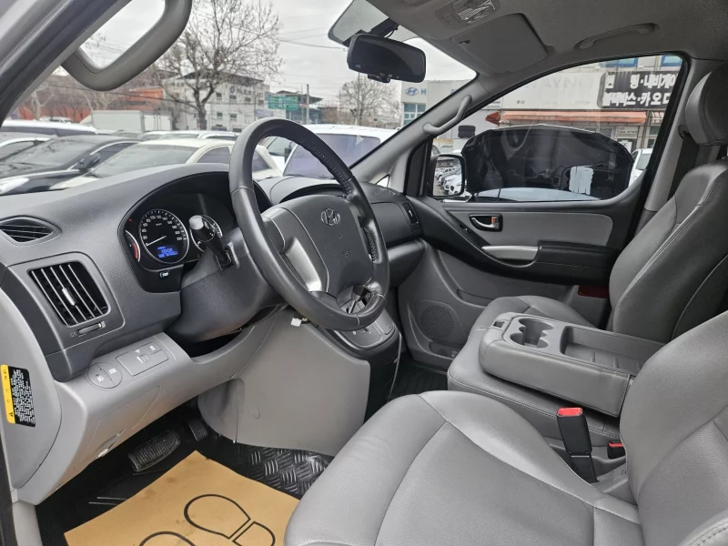 Hyundai Grand Starex