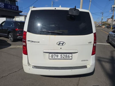 Hyundai Starex
