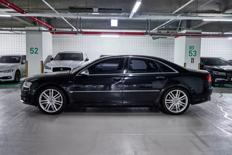 Audi S8