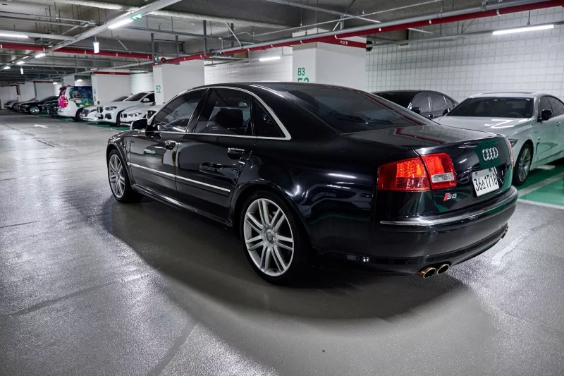 Audi S8
