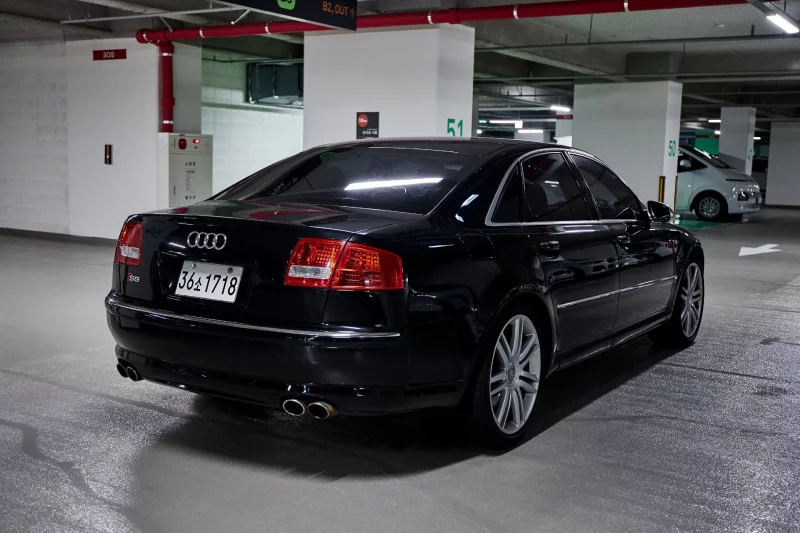 Audi S8