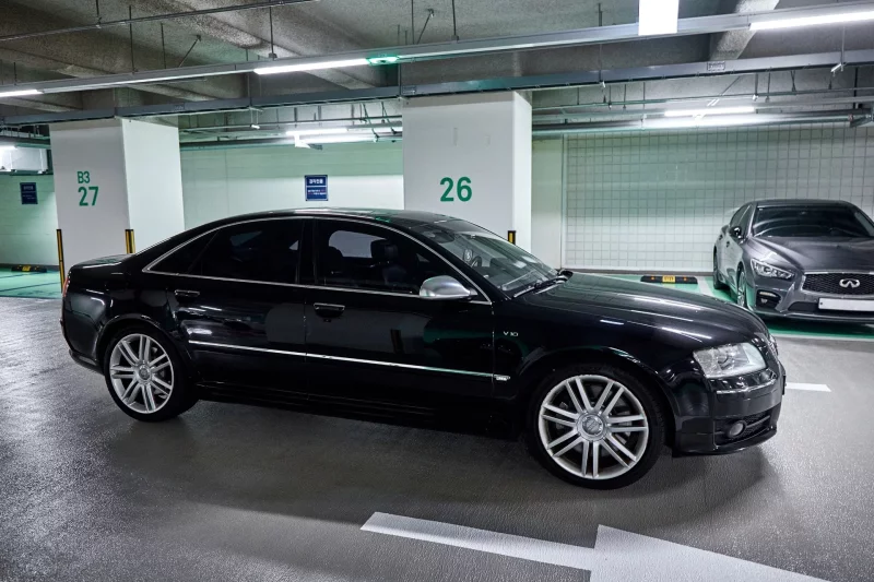 Audi S8