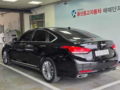 Hyundai Genesis