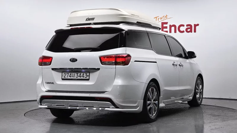 Kia Carnival