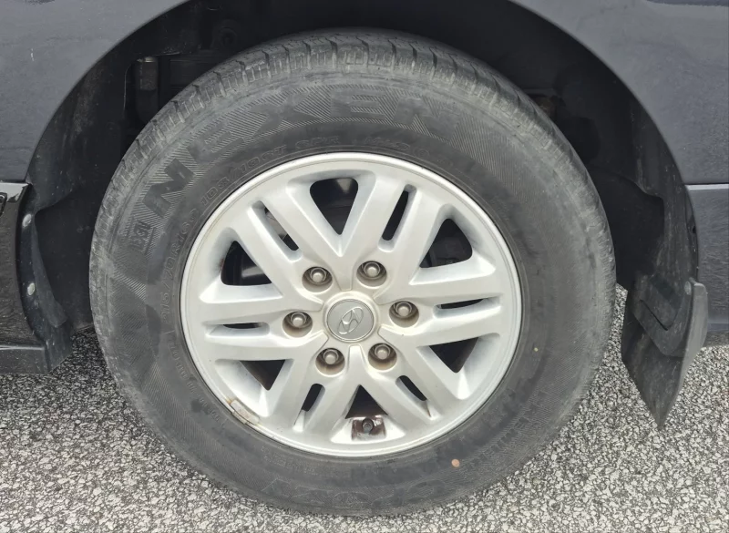 Hyundai Starex