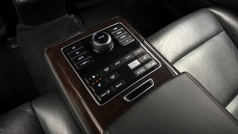 Hyundai Equus