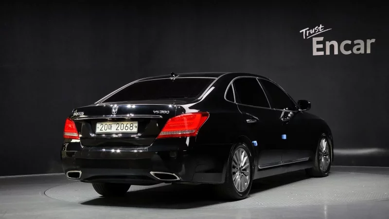 Hyundai Equus