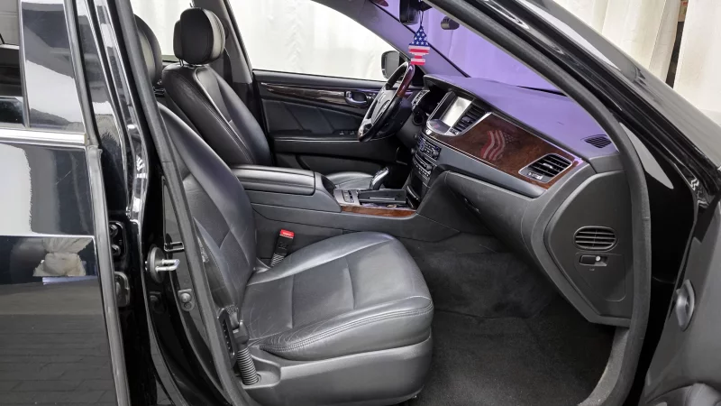 Hyundai Equus